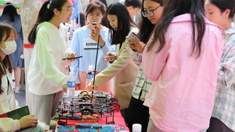 企业智能化改造：标准规范与实施路径